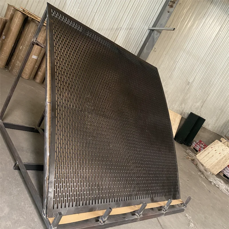 Ore selection of high strength wear-resistant NM plate cutting holes